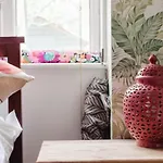 Private Double Room & Private Bathroom In Our Home