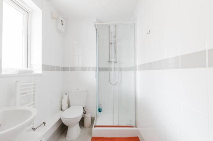 Private Double & Private Bathroom In Our Homestay *